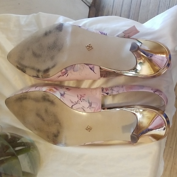 NANETTE Lepor 2" Slingback Heels. Size 8 - Picture 9 of 10